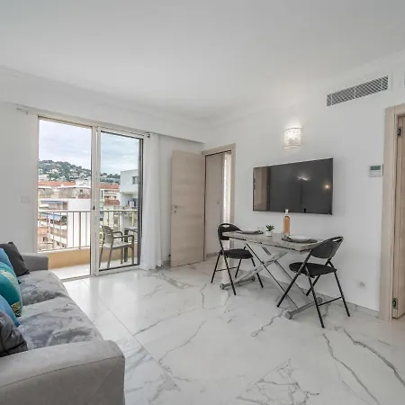 Apartment Le Clos Des Caleches By Interhome *